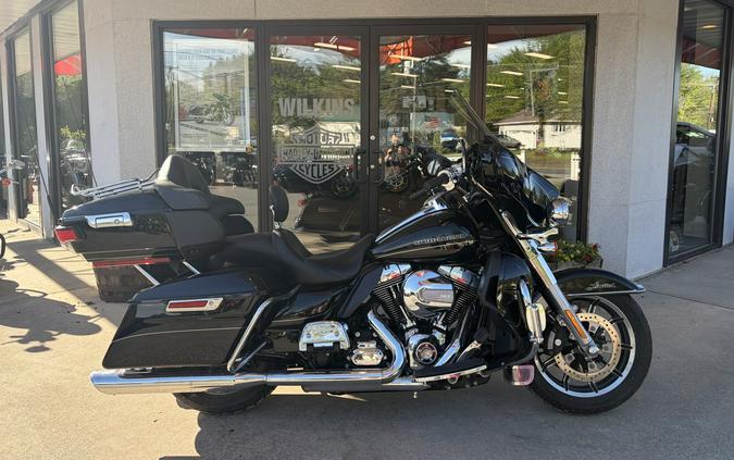 2015 HARLEY-DAVIDSON FLHTK LIMITED in Vivid Black