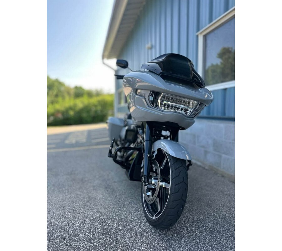 2024 Harley-Davidson Road Glide Billiard Gray - Black Finish
