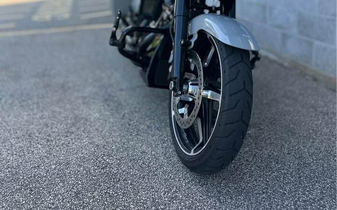 2024 Harley-Davidson Road Glide Billiard Gray - Black Finish