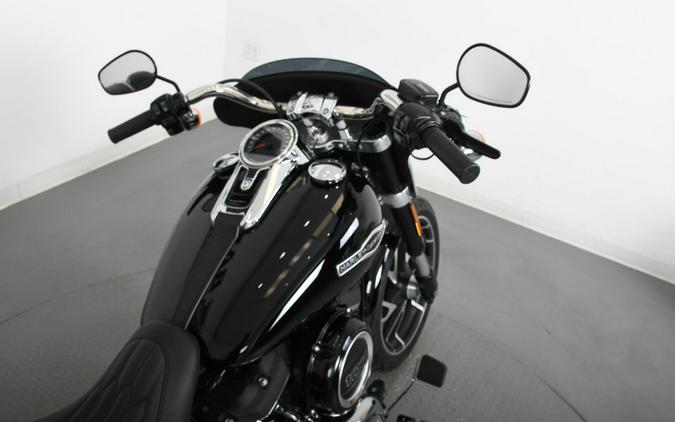 2020 Harley-Davidson® Sport Glide® Vivid Black