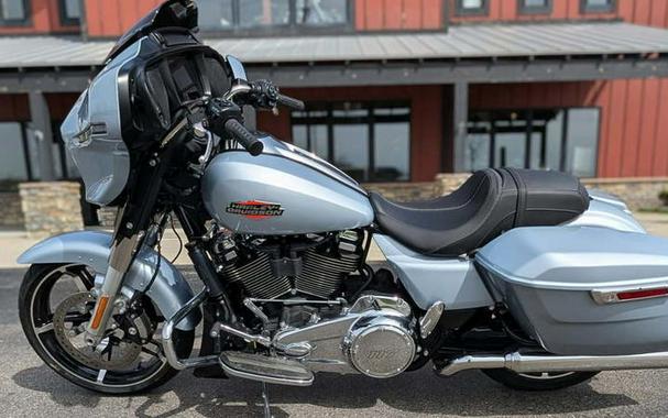 2025 Harley-Davidson® FLHX - Street Glide®