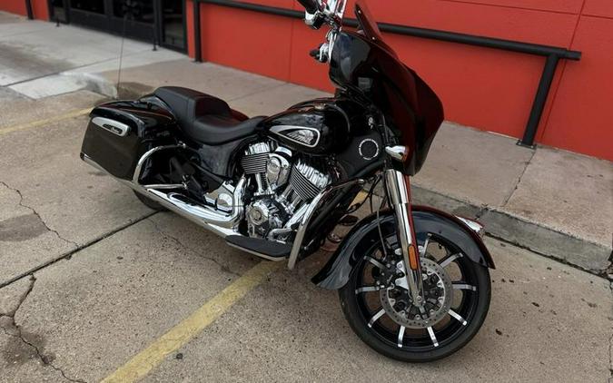 2021 Indian Motorcycle® Chieftain® Limited Thunder Black Pearl