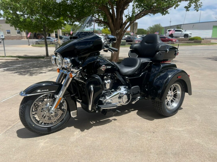 2024 Harley-Davidson® Tri Glide® Ultra Black