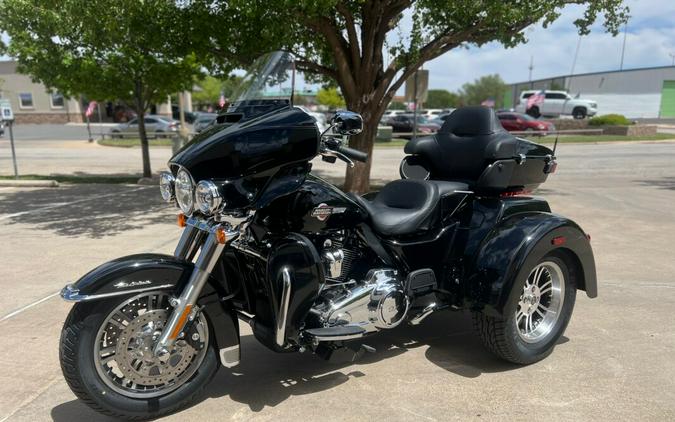 2024 Harley-Davidson® Tri Glide® Ultra Black