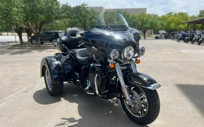 2024 Harley-Davidson® Tri Glide® Ultra Black