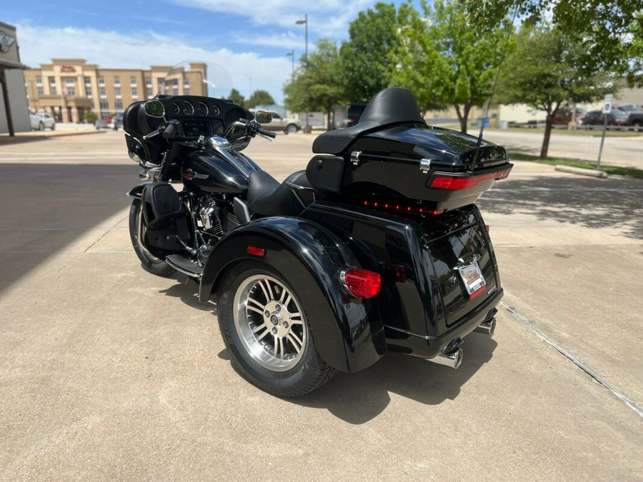 2024 Harley-Davidson® Tri Glide® Ultra Black