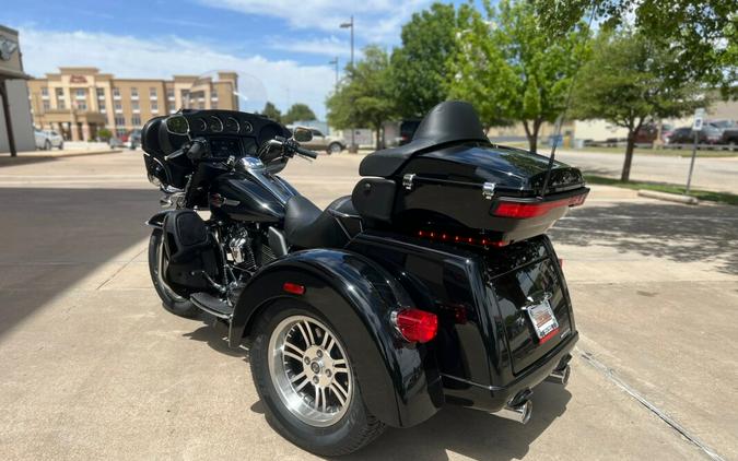 2024 Harley-Davidson® Tri Glide® Ultra Black