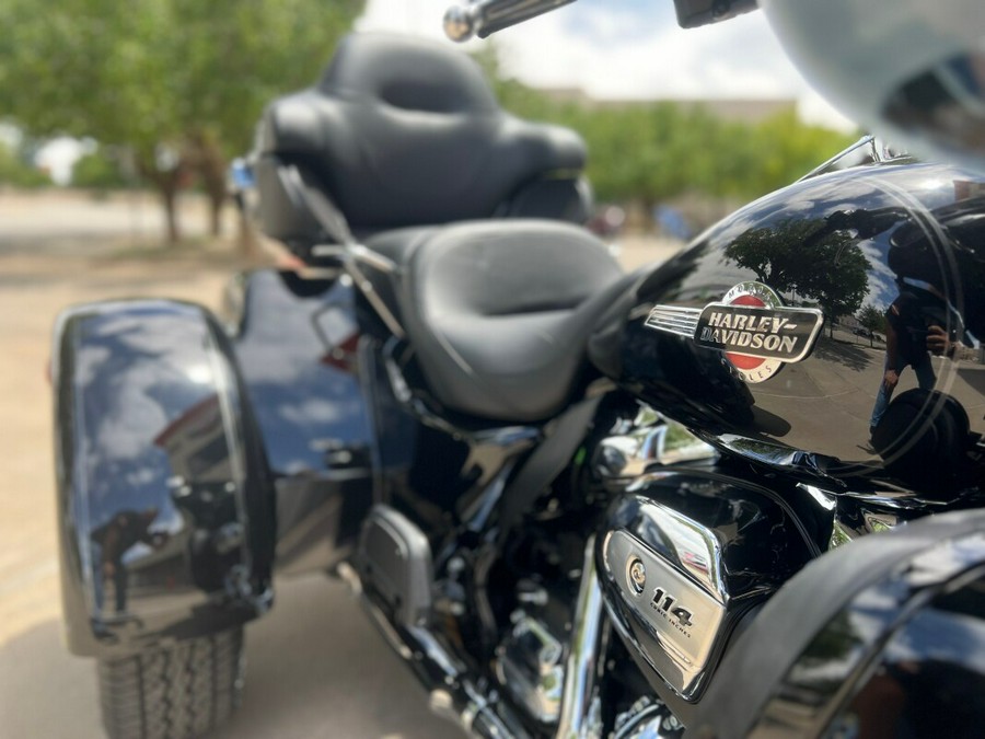 2024 Harley-Davidson® Tri Glide® Ultra Black