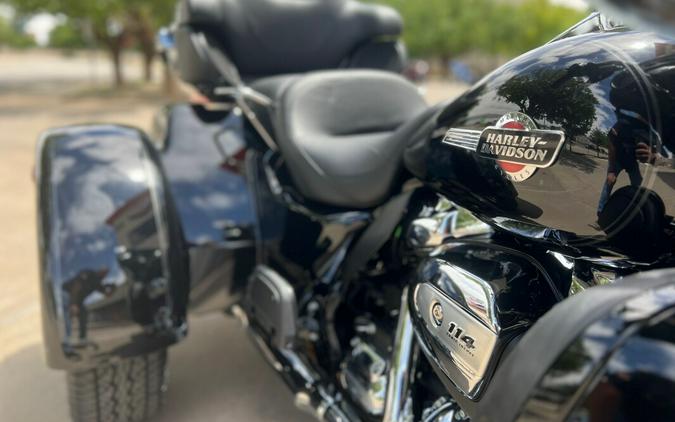 2024 Harley-Davidson® Tri Glide® Ultra Black