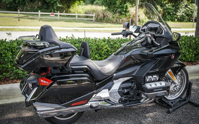 2019 Honda® Gold Wing Tour Automatic DCT Darkness Black Metallic