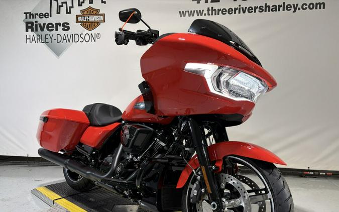 2026 Harley-Davidson® Road Glide® Blood Orange - Black