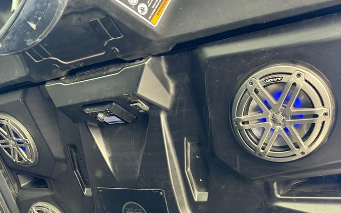 2024 Can-Am Defender MAX Lone Star CAB