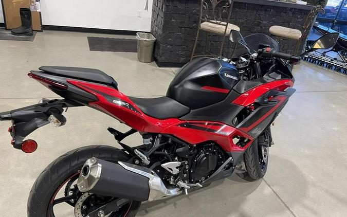 2025 Kawasaki Ninja® 500 ABS Passion Red/Metallic Flat Spark Black