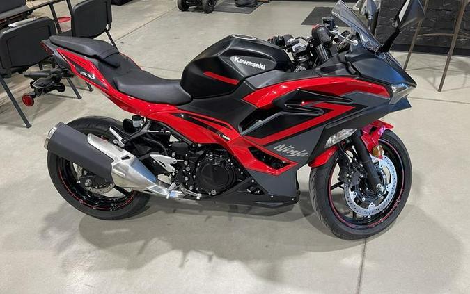 2025 Kawasaki Ninja® 500 ABS Passion Red/Metallic Flat Spark Black