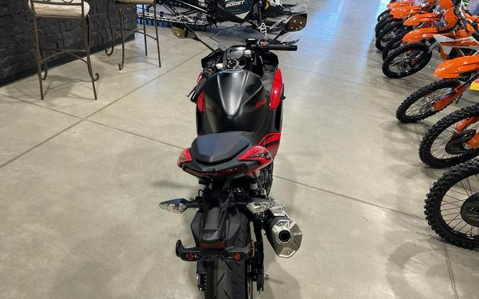 2025 Kawasaki Ninja® 500 ABS Passion Red/Metallic Flat Spark Black