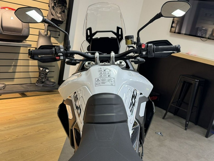 2025 Triumph Tiger 900 GT Pro Snowdonia White