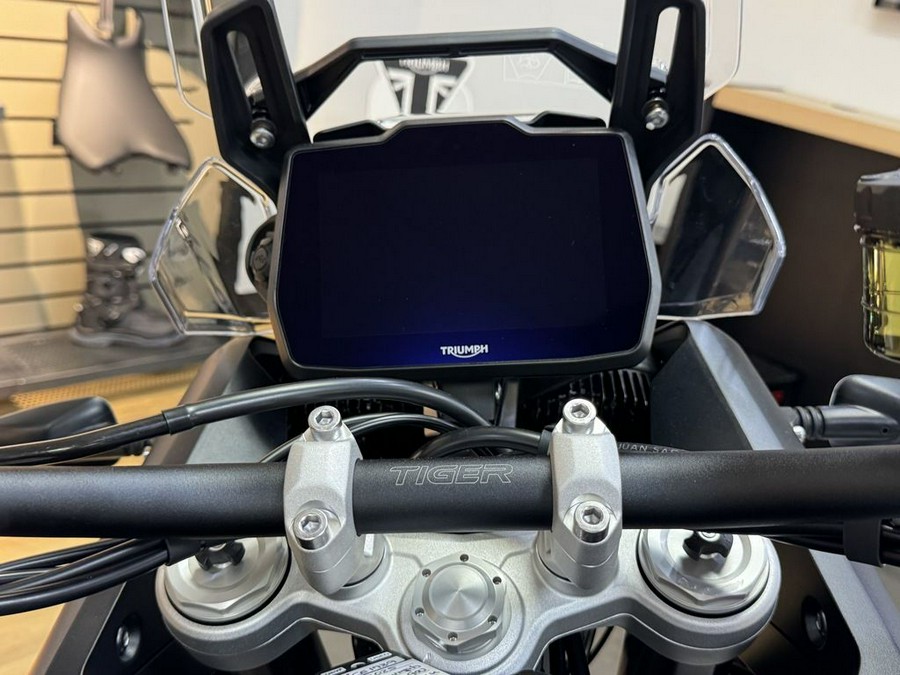 2025 Triumph Tiger 900 GT Pro Snowdonia White