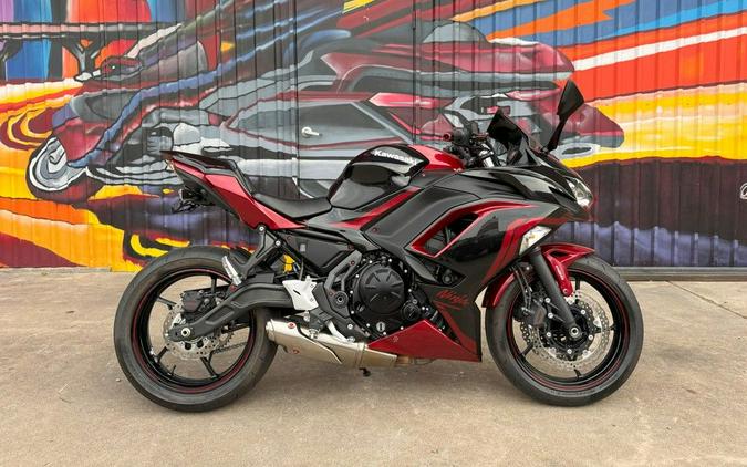 2021 Kawasaki Ninja® 650 ABS Metallic Spark Black/Metallic Imperial Red