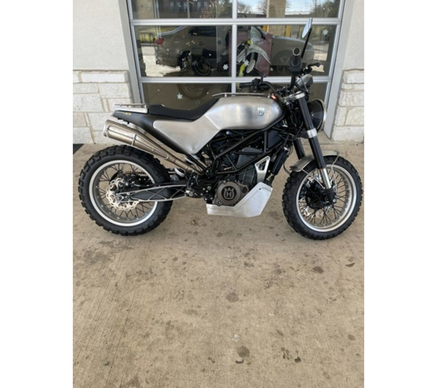 2026 Moto Guzzi V7 Special