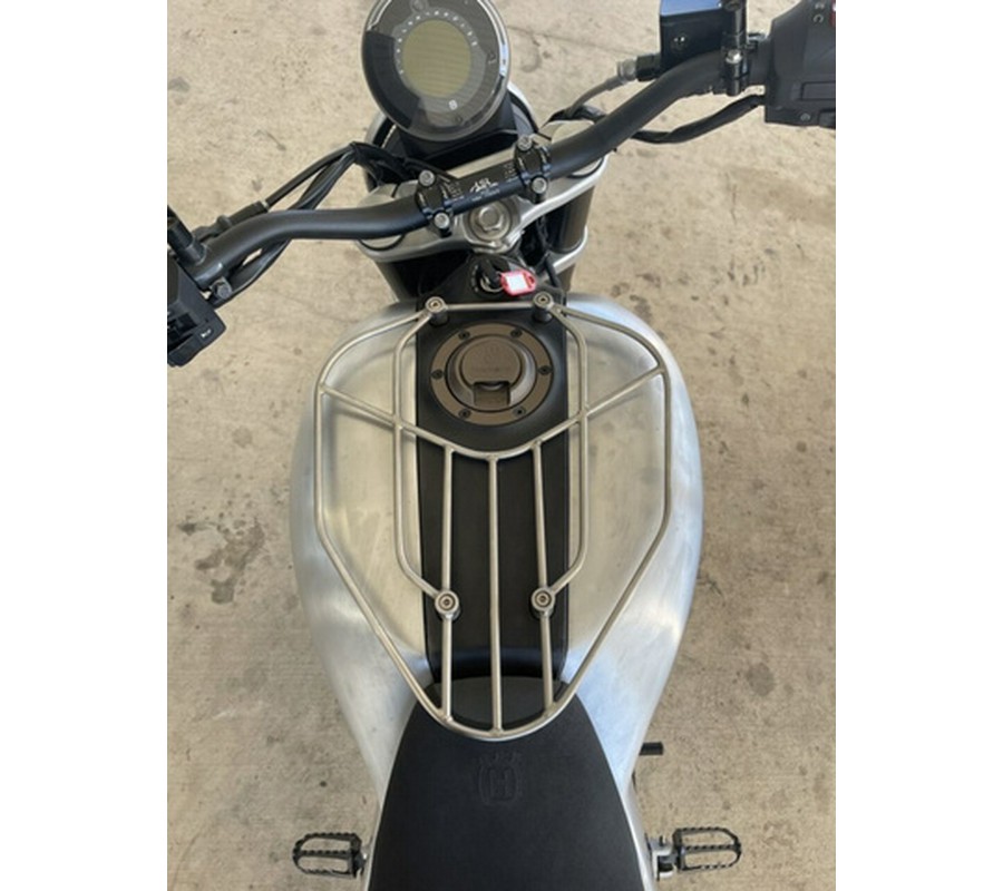 2026 Moto Guzzi V7 Special