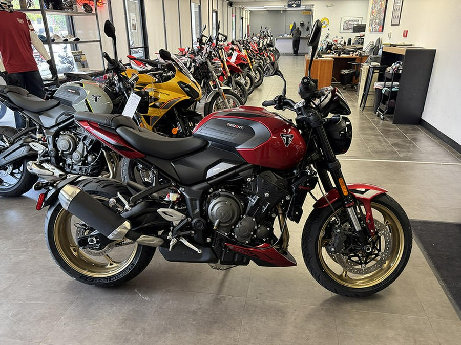 2026 Triumph Trident 800 Carnival red