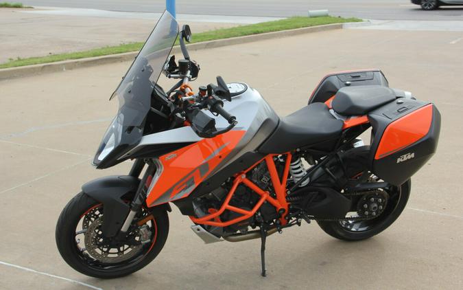 2017 KTM 1290 Super Duke GT Orange/Silver