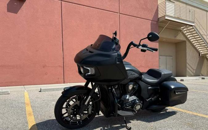 2020 Indian Motorcycle® Challenger Dark Horse Thunder Black Smoke