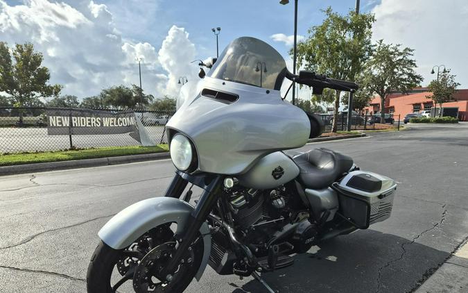 FLHXS 2019 Street Glide Special