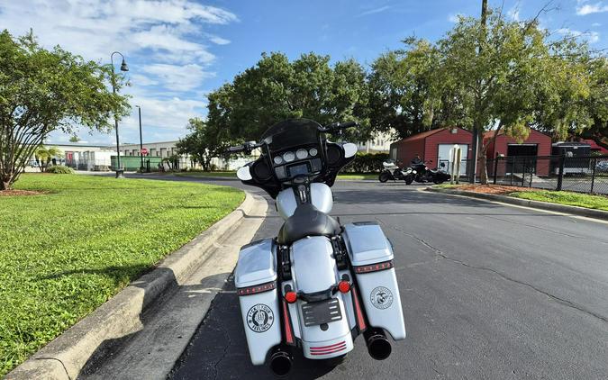 FLHXS 2019 Street Glide Special