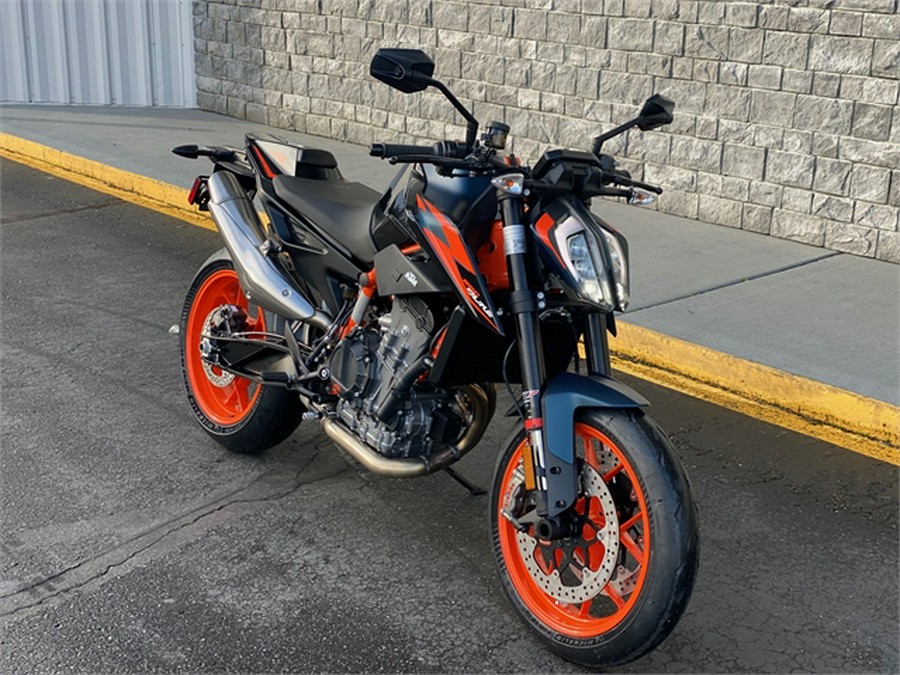 2023 KTM 890 Duke R