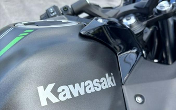 2024 Kawasaki Ninja 650 Metallic Matte Graphenesteel GrayEbony