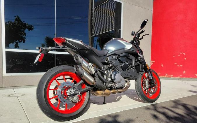 2022 Ducati MONSTER PLUS