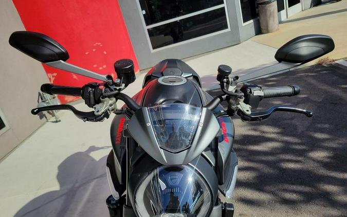 2022 Ducati MONSTER PLUS