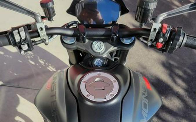 2022 Ducati MONSTER PLUS