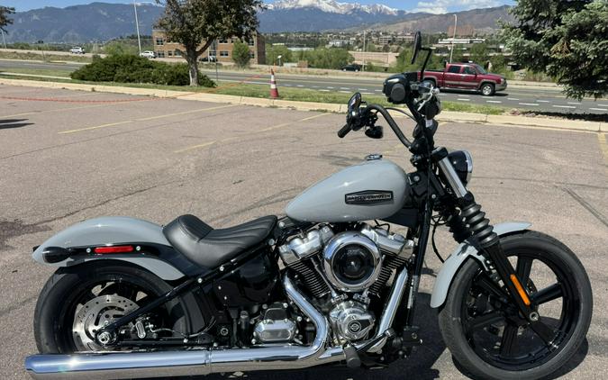 2026 Harley-Davidson® Street Bob® Dark Billiard Gray - Solo