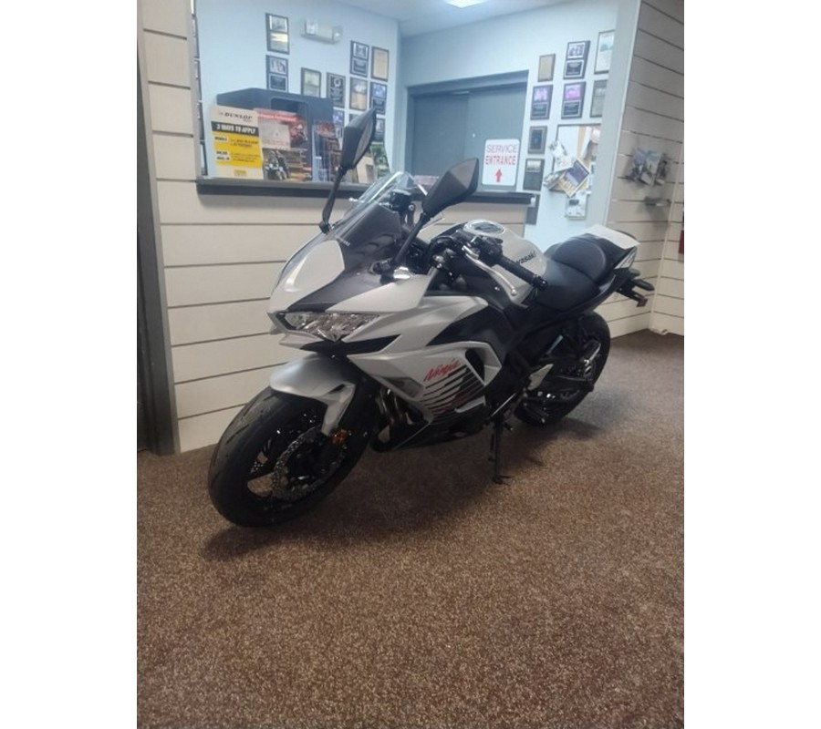 2026 Kawasaki Ninja® 650 ABS