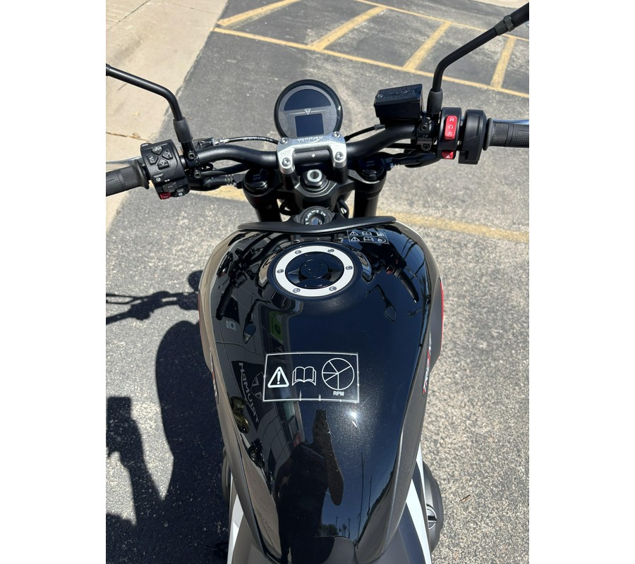 2025 Triumph Trident 660