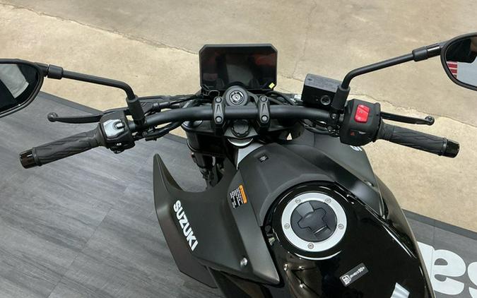 2026 Suzuki GSX800RQM6