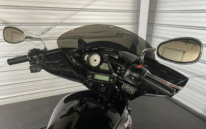 2016 Victory Motorcycles® Magnum® Black Crystal over Super Steel Gray