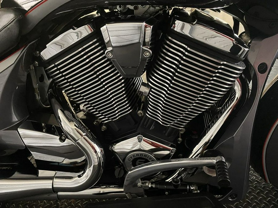 2016 Victory Motorcycles® Magnum® Black Crystal over Super Steel Gray