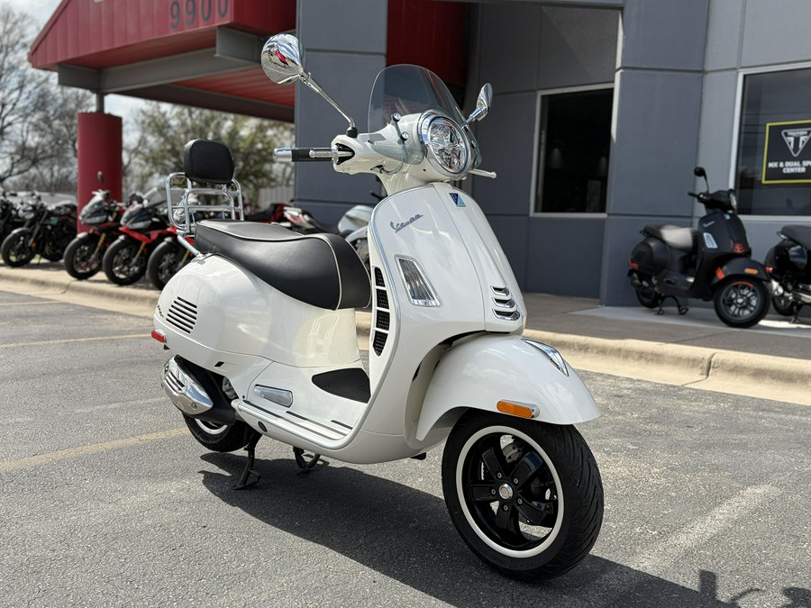 2022 Vespa GTS 300