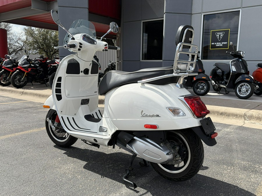 2022 Vespa GTS 300
