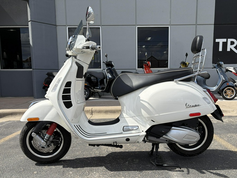 2022 Vespa GTS 300