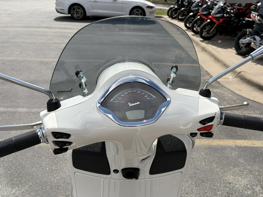 2022 Vespa GTS 300