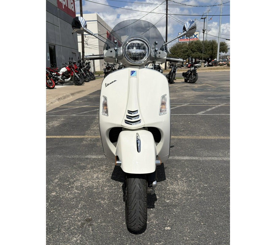 2022 Vespa GTS 300