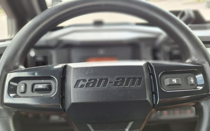 2026 Can-Am Defender MAX XT CAB HD11- 10.25 DISPLAY