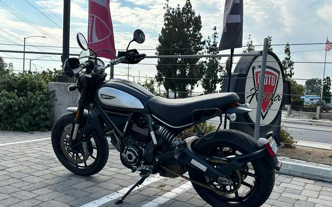 2022 Ducati Scrambler Icon Dark