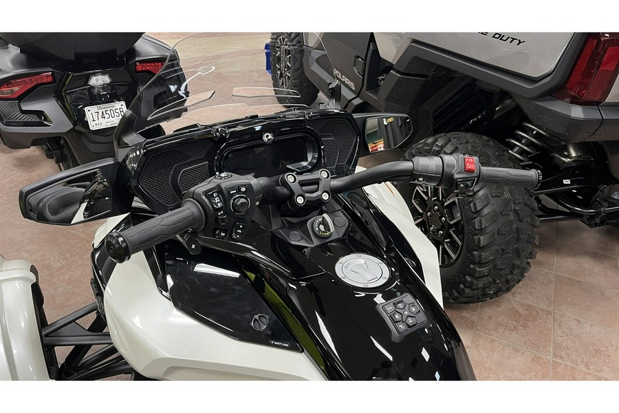 2023 Can-Am SPYDER F3-T - PEARL WHITE