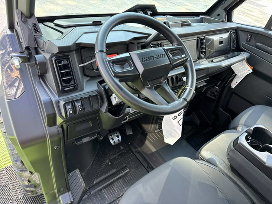 2026 Can-AM DEFENDER XT CAB HD11