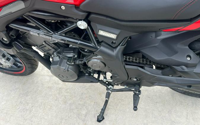 2024 Benelli 302S